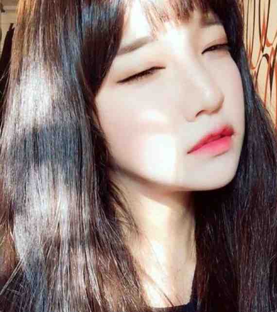 畅销书籍摊子被砸？我靠美食系统踏巅峰