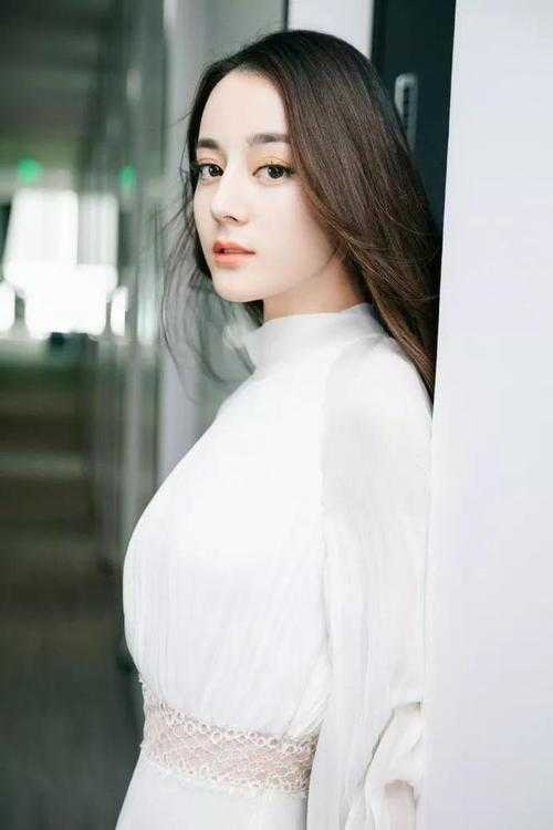 穿成霸总妻，我炮灰碾压女主角！精品推荐