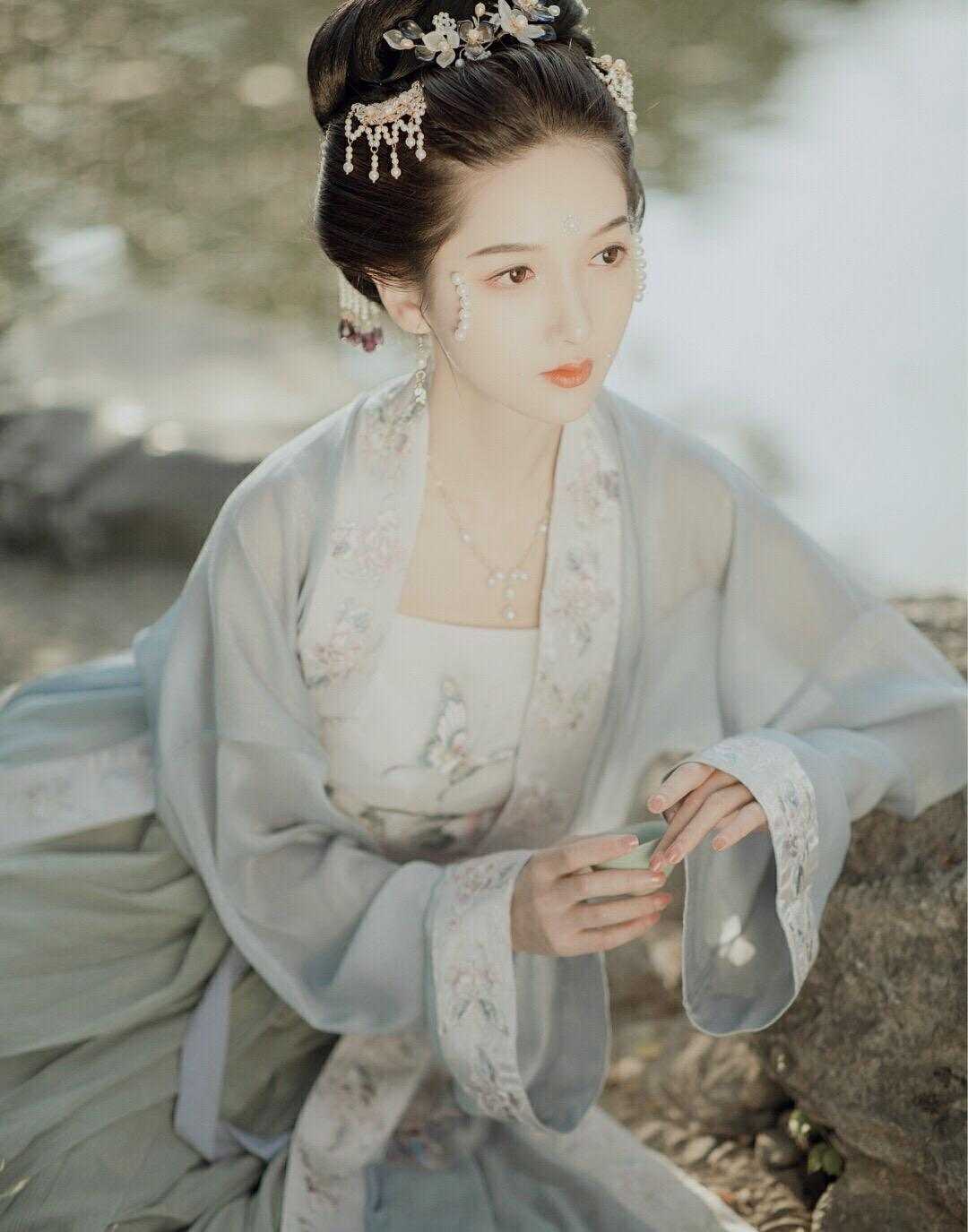 昨日荒野(裴昭顾棠)免费阅读_热门的小说昨日荒野裴昭顾棠
