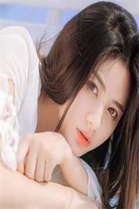 恨意随风散，唯爱踏春来