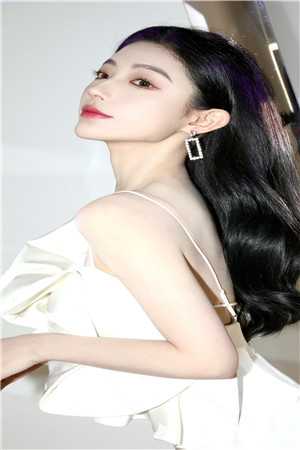 六一活动，我亮出真实身份顾言柳颖推荐完结小说_热门小说在线阅读六一活动，我亮出真实身份(顾言柳颖)