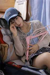 教授未婚妻出轨五年后，跪求我离婚娶她