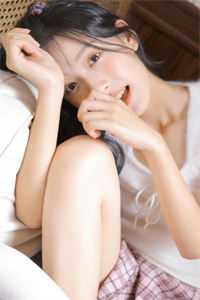 抢走未婚夫青梅项链后，他将奶奶救命血送上拍卖会