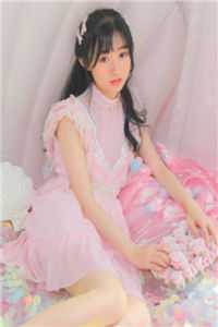 被人骂花瓶后，皇帝教我演戏